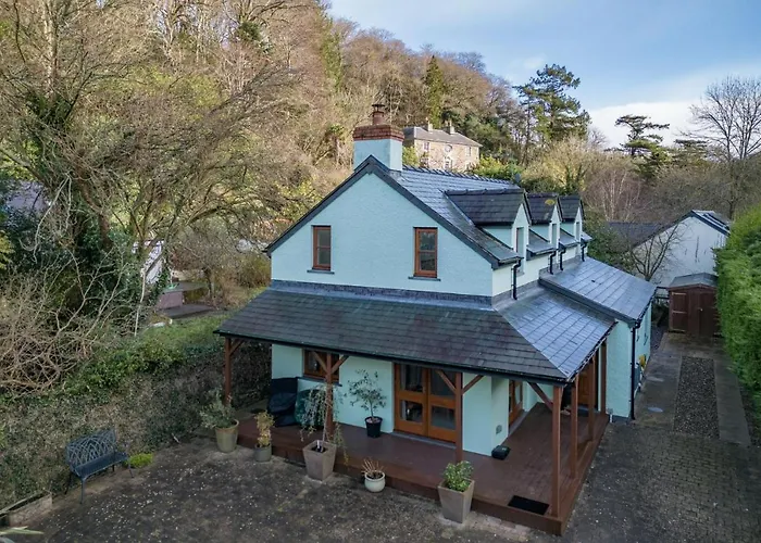 Llais Afon - 3 Bedroom Holiday Home - Fishguard